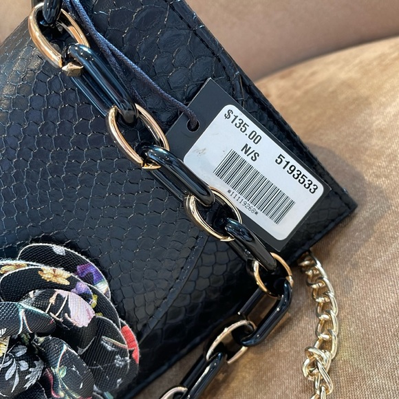 Beautiful NWT Browns shoulder and crossbody bag with Multi-Colored Fabric Flower - Picture 13 of 17